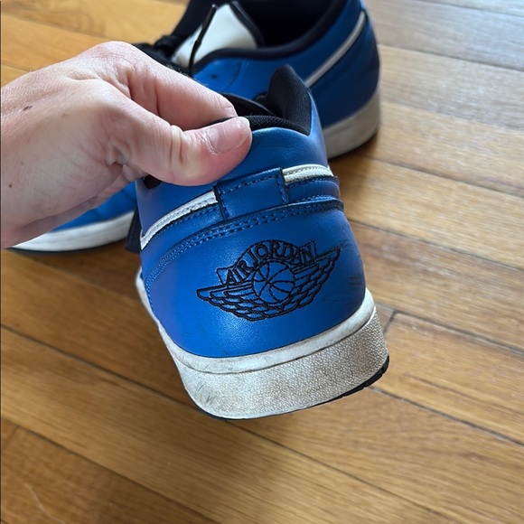 Nike Blue and White Sneakers Classic Design - Picture 3 of 5